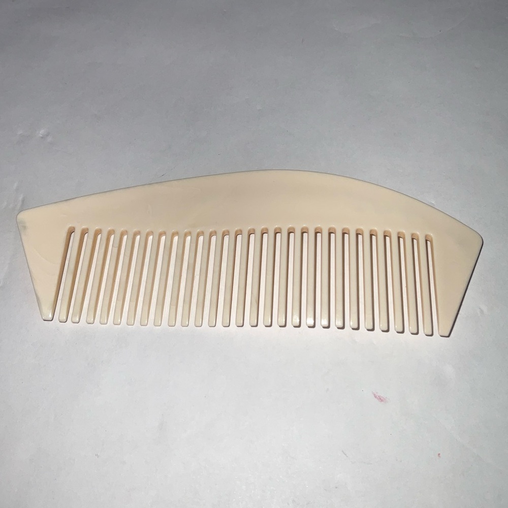Vintage Estee Lauder Wave Comb Off White Color